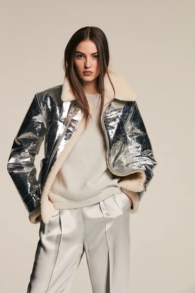 Look 16